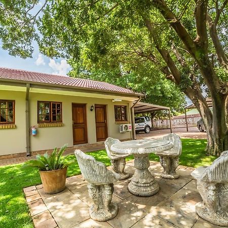 Beryl1 Guest House Клерксдорп Экстерьер фото
